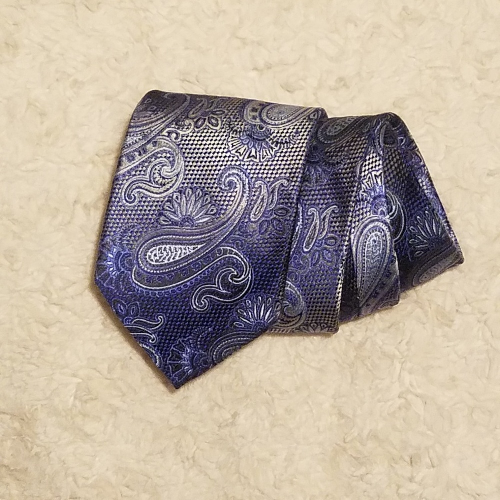 Van Heusen Blue and Silver Paisley 100% Silk Tie
